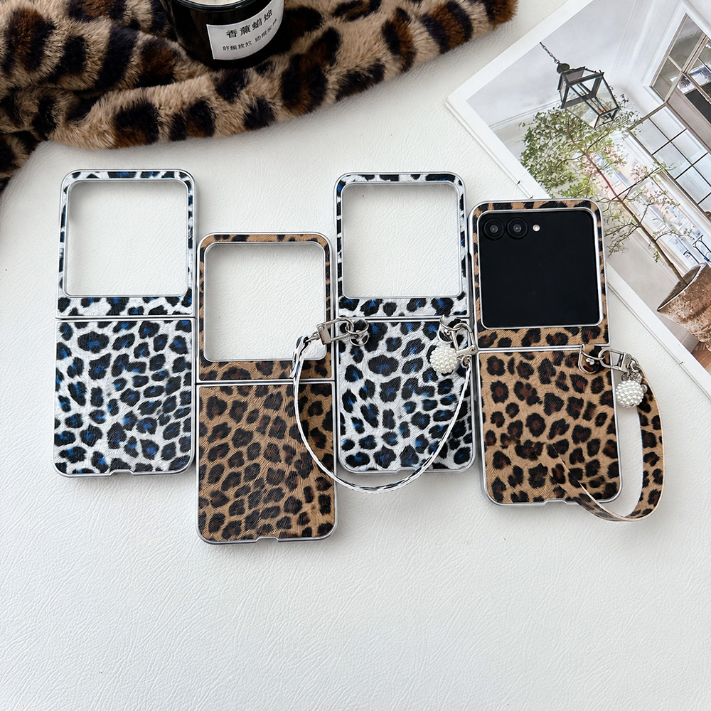 Men Accessories For Hand - Casing Ponsel Lipat Motif Macan Tutul
