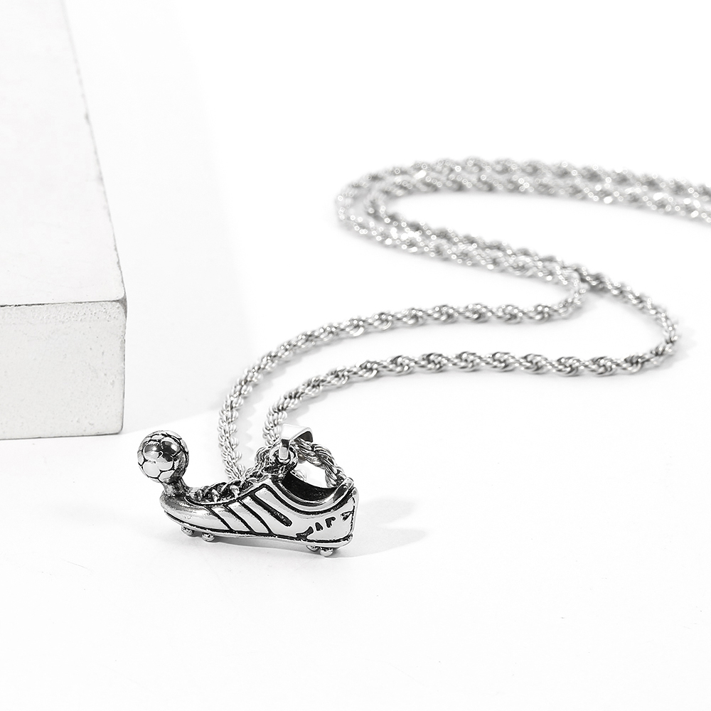 Kalung liontin sepatu sepak bo - Men Accessories Singapore ulasan dan harga